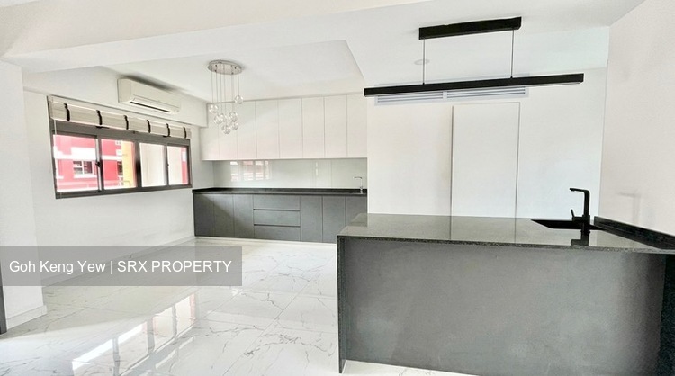 Blk 221 Kovan Green (Hougang), HDB Executive #552453451